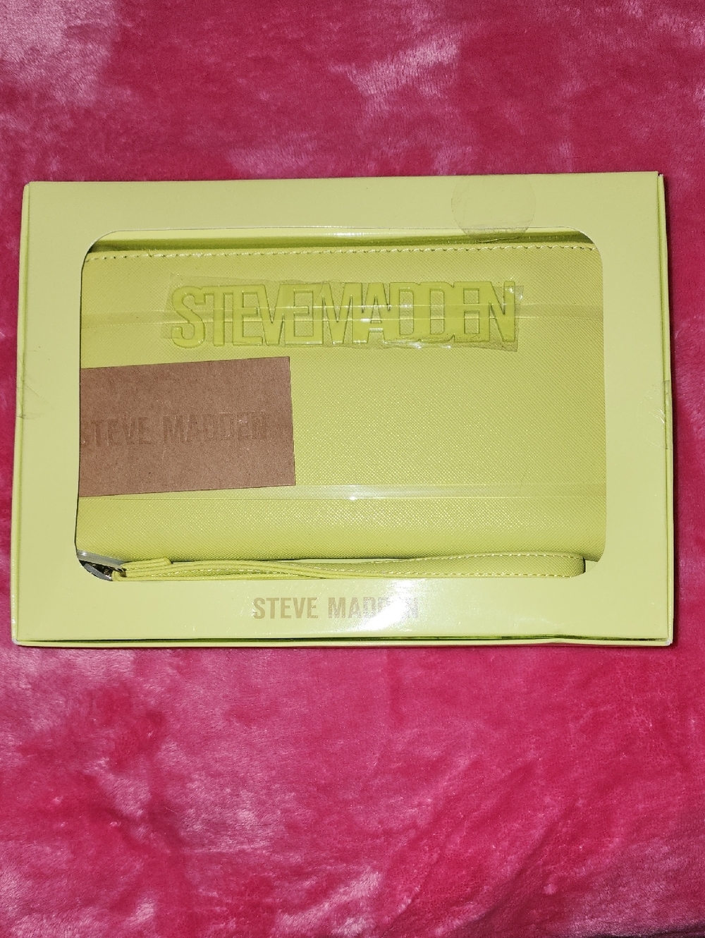 ✨️NWB Steve Madden Cyber Lime Boxed Zip Wallet✨️